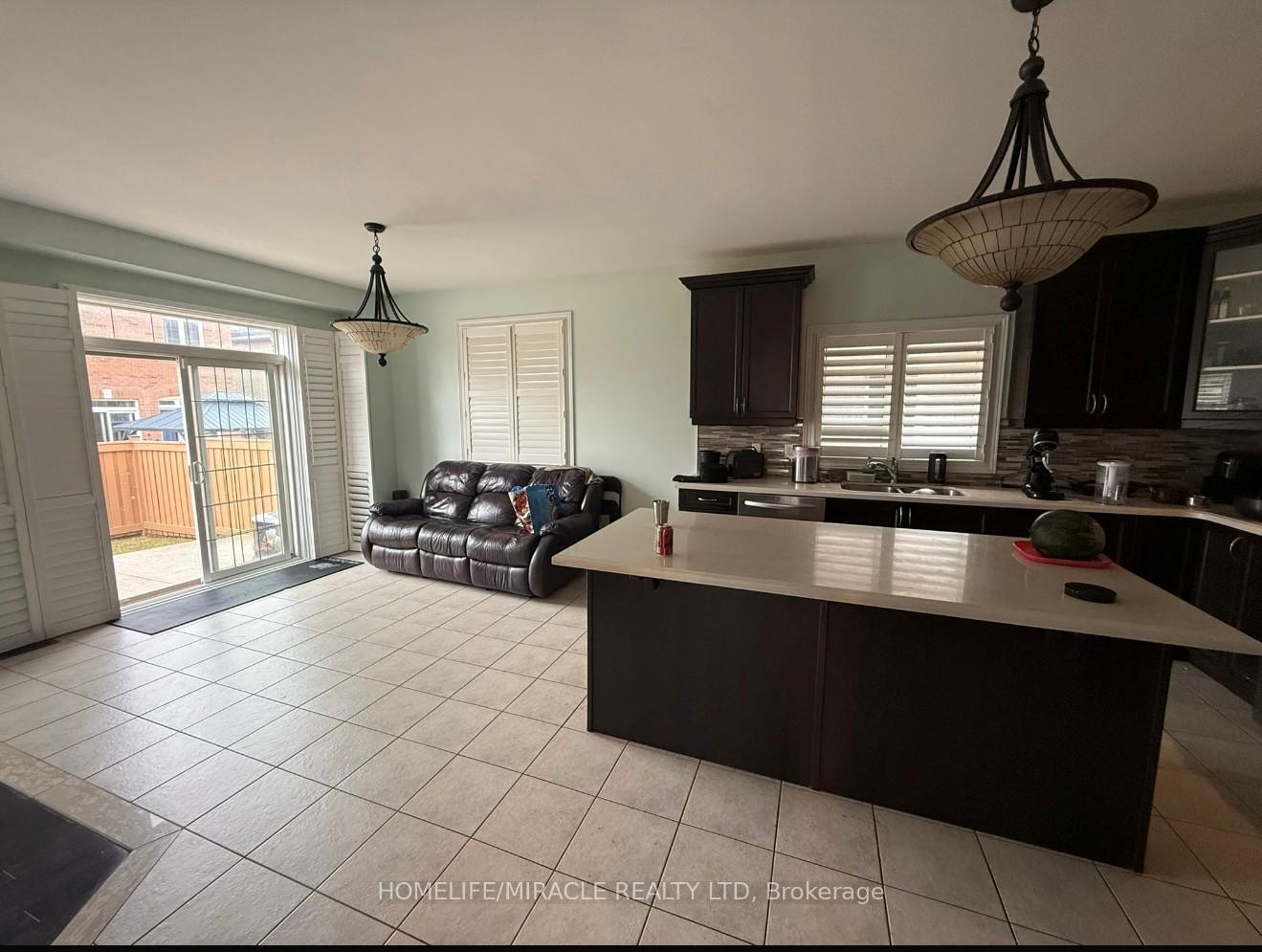 Photo 3 of 22 Dormington Crescent, Brampton, Bram East — HOMEH