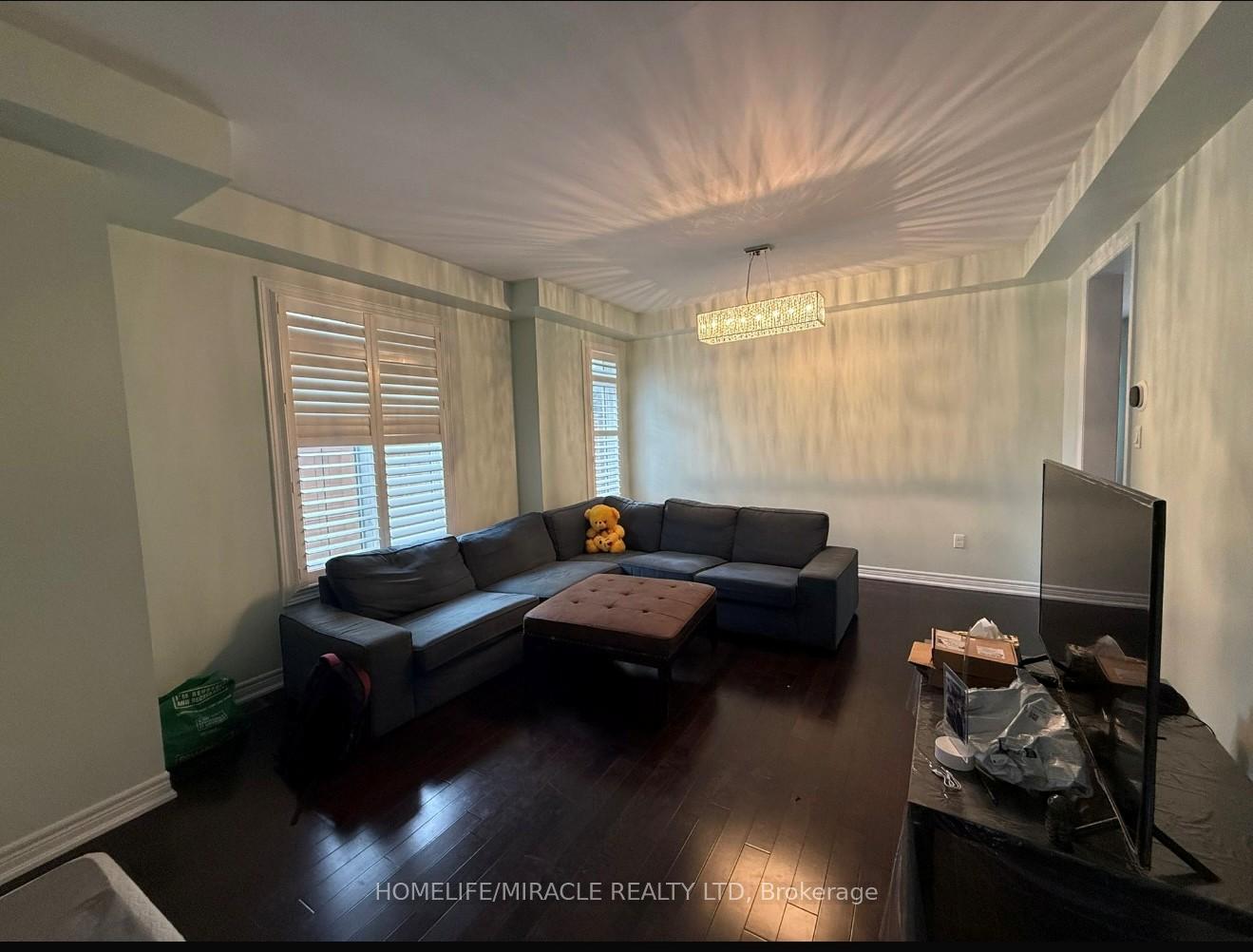 Photo 5 of 22 Dormington Crescent, Brampton, Bram East — HOMEH
