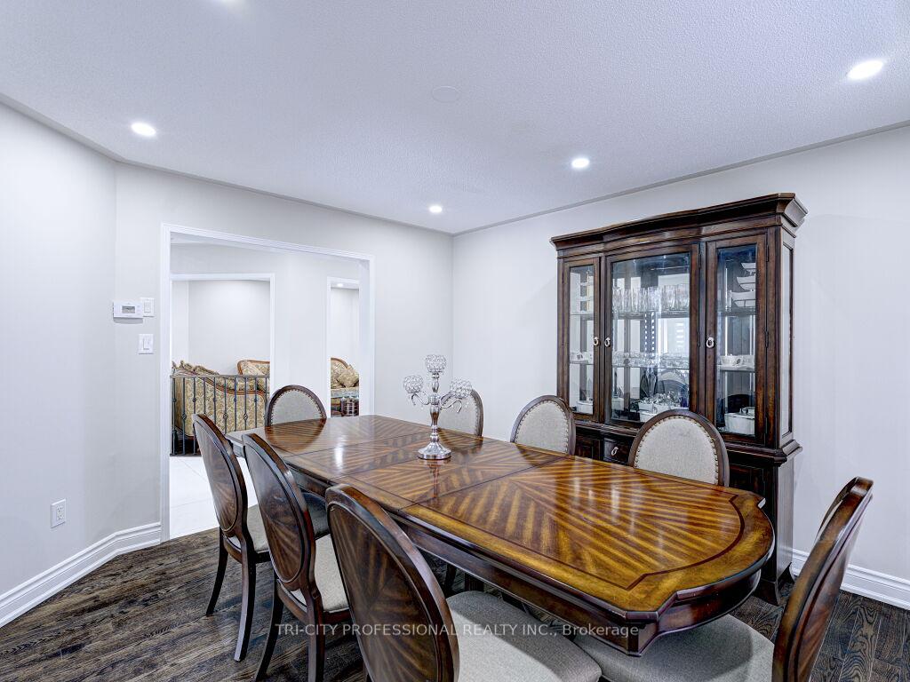 Photo 11 of 40 Brinkley Drive, Brampton, Snelgrove — HOMEH