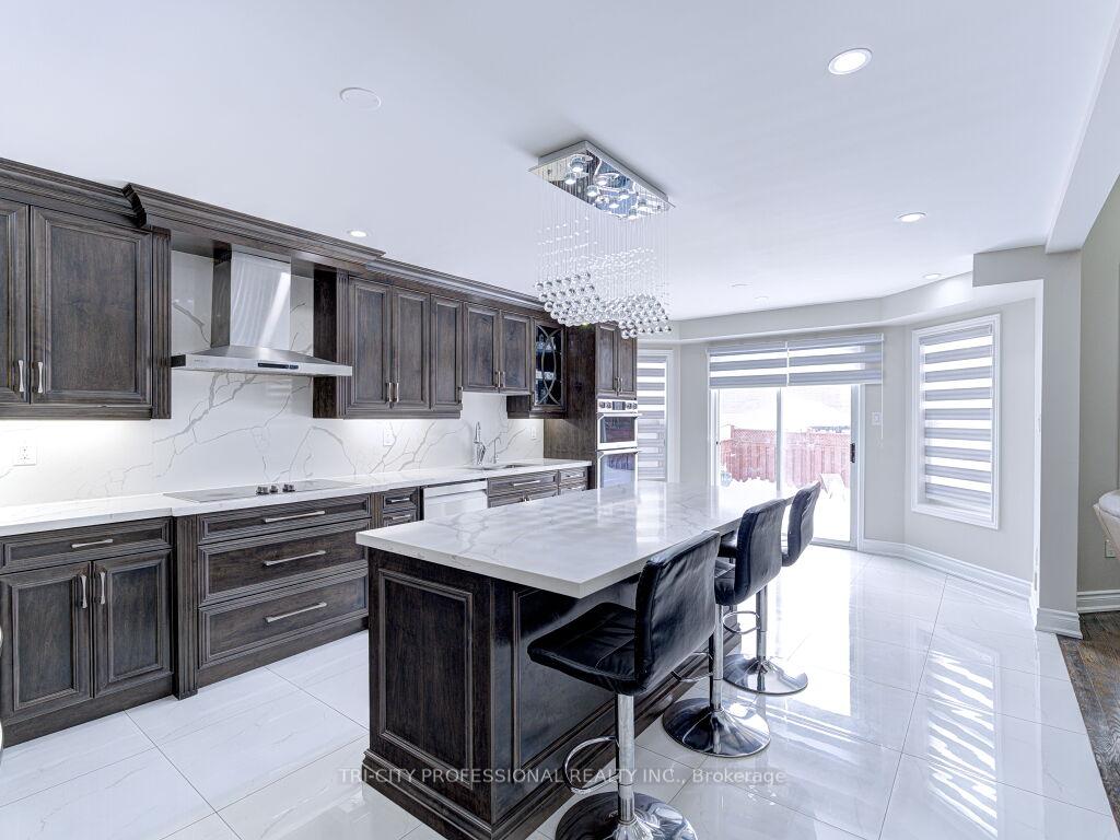 Photo 12 of 40 Brinkley Drive, Brampton, Snelgrove — HOMEH