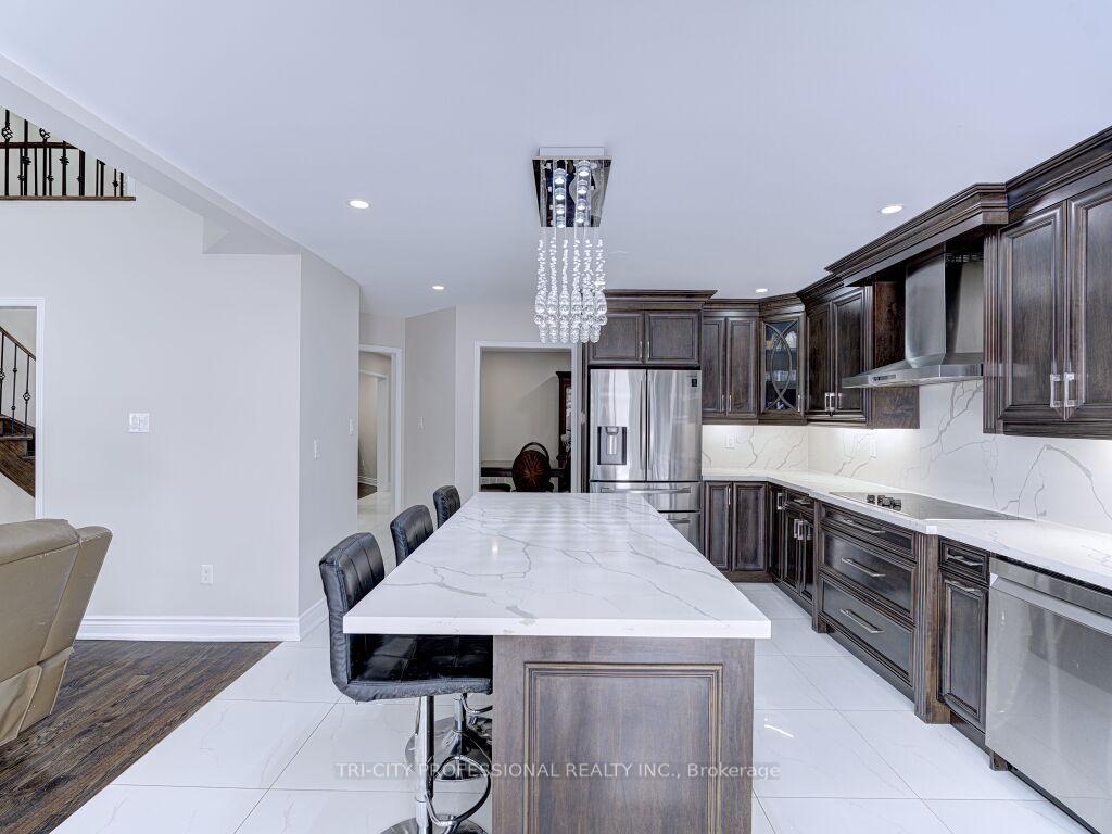 Photo 14 of 40 Brinkley Drive, Brampton, Snelgrove — HOMEH