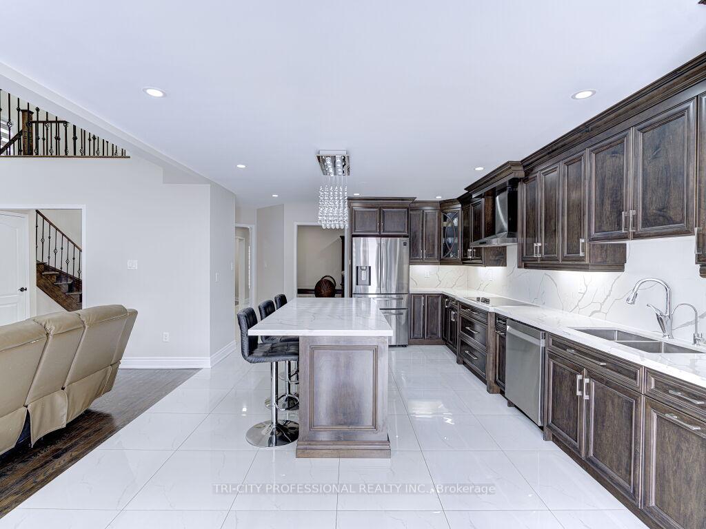 Photo 18 of 40 Brinkley Drive, Brampton, Snelgrove — HOMEH