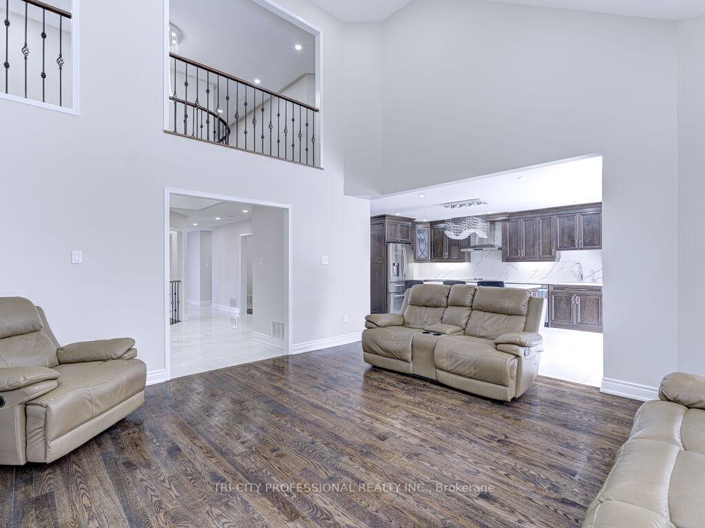 Photo 21 of 40 Brinkley Drive, Brampton, Snelgrove — HOMEH
