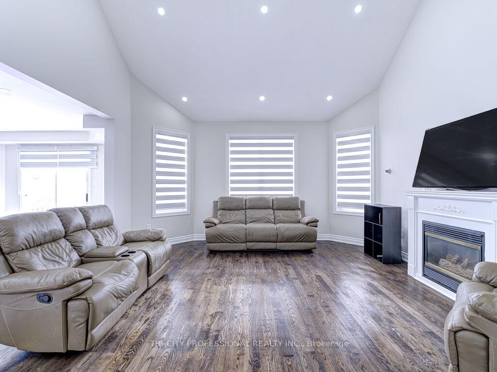 Photo 24 of 40 Brinkley Drive, Brampton, Snelgrove — HOMEH