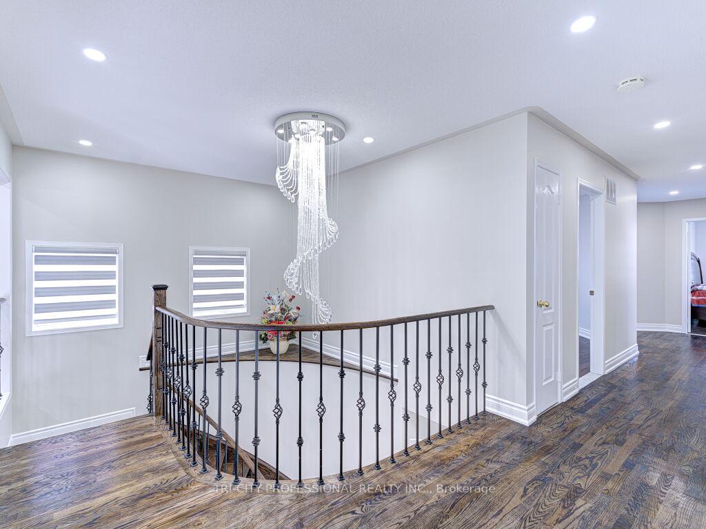 Photo 31 of 40 Brinkley Drive, Brampton, Snelgrove — HOMEH