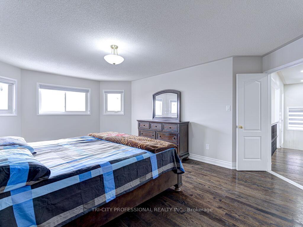 Photo 33 of 40 Brinkley Drive, Brampton, Snelgrove — HOMEH
