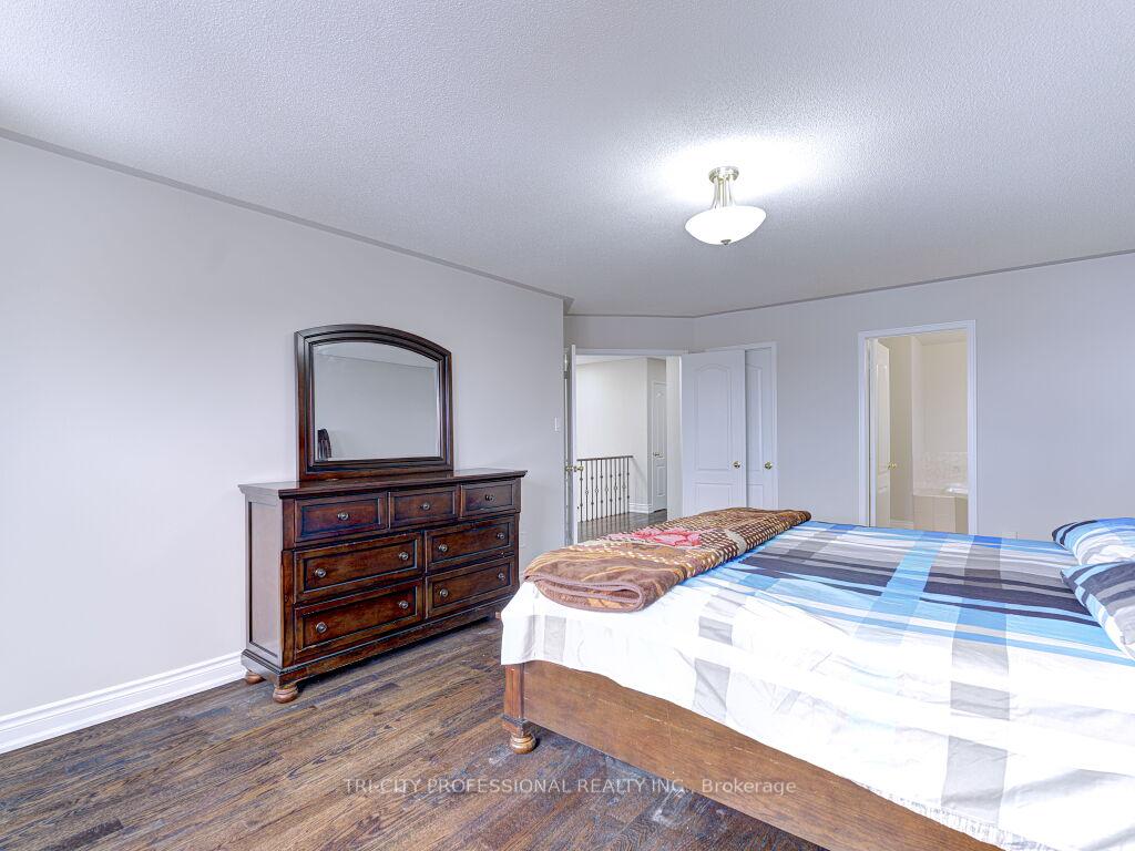 Photo 34 of 40 Brinkley Drive, Brampton, Snelgrove — HOMEH