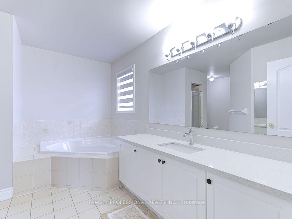 Photo 36 of 40 Brinkley Drive, Brampton, Snelgrove — HOMEH
