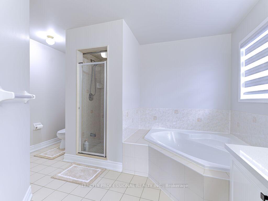 Photo 38 of 40 Brinkley Drive, Brampton, Snelgrove — HOMEH