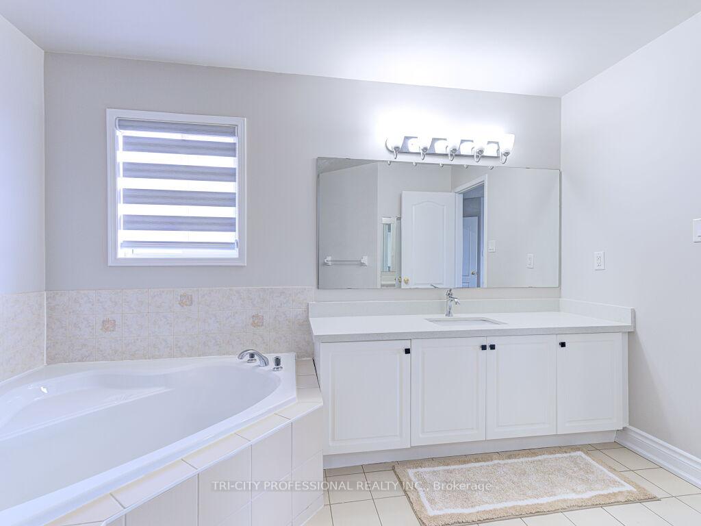 Photo 39 of 40 Brinkley Drive, Brampton, Snelgrove — HOMEH