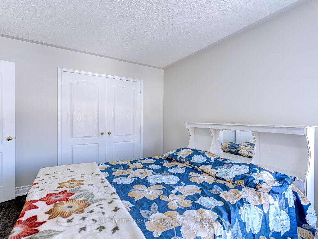 Photo 43 of 40 Brinkley Drive, Brampton, Snelgrove — HOMEH