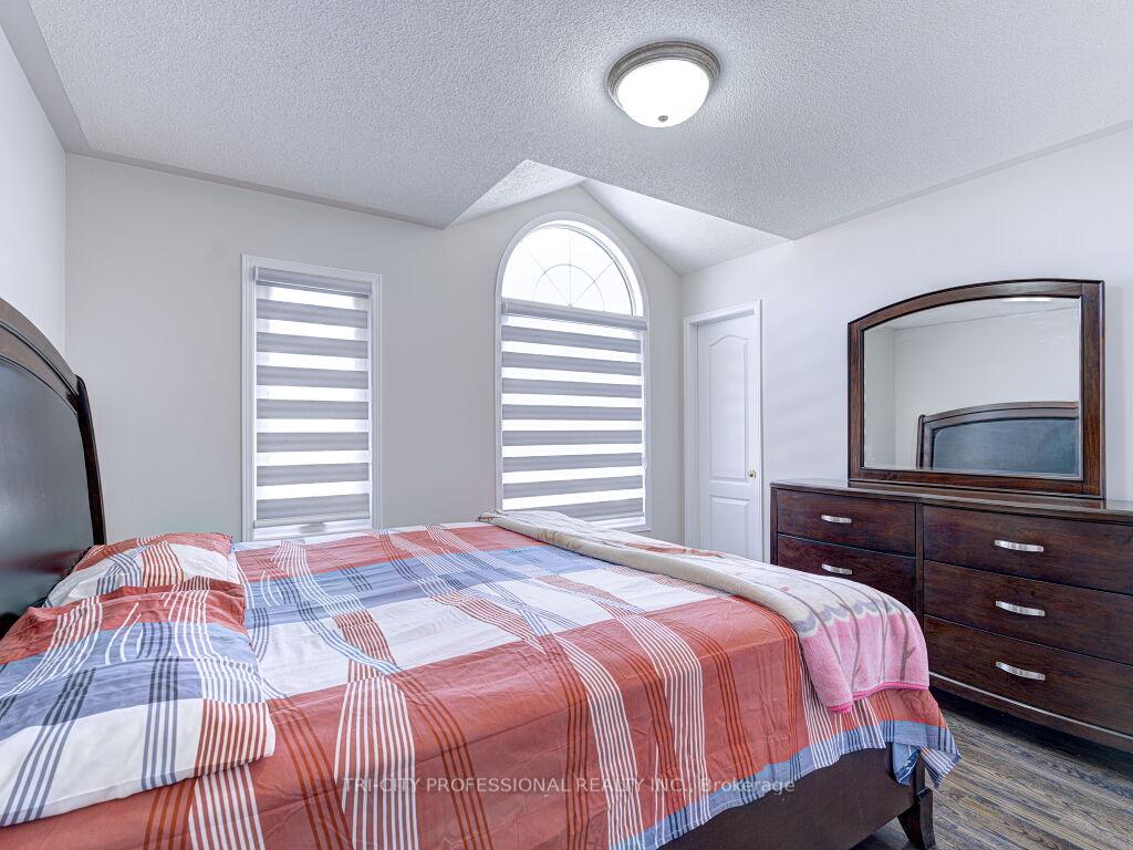 Photo 47 of 40 Brinkley Drive, Brampton, Snelgrove — HOMEH