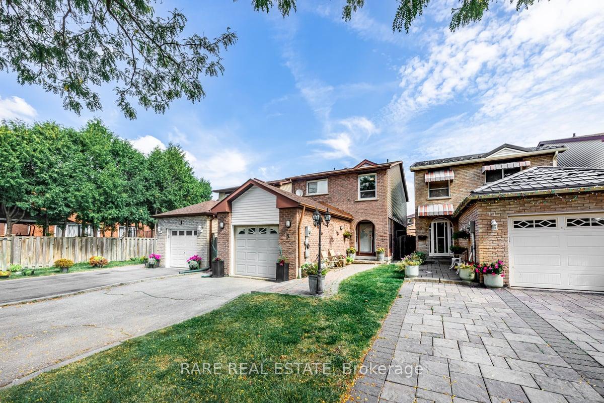 Photo 2 of 5 Mabley Crescent, Vaughan, Lakeview Estates — HOMEH