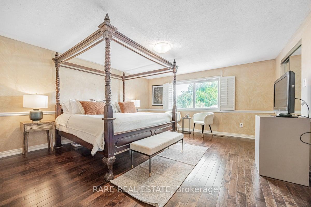 Photo 15 of 5 Mabley Crescent, Vaughan, Lakeview Estates — HOMEH