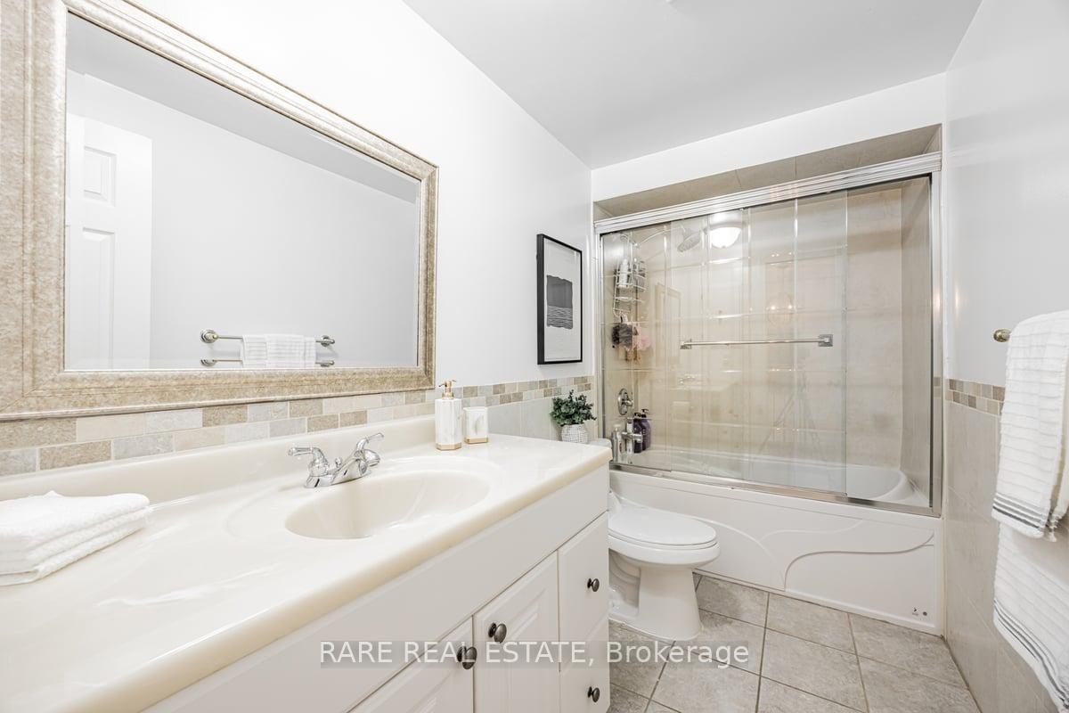 Photo 19 of 5 Mabley Crescent, Vaughan, Lakeview Estates — HOMEH