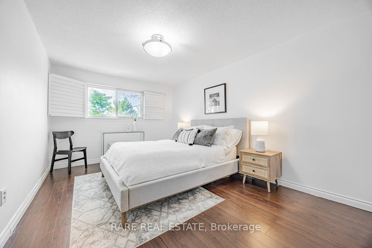 Photo 20 of 5 Mabley Crescent, Vaughan, Lakeview Estates — HOMEH