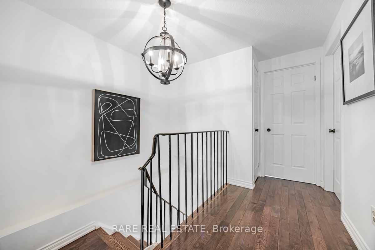Photo 21 of 5 Mabley Crescent, Vaughan, Lakeview Estates — HOMEH