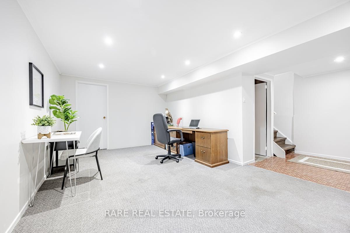 Photo 25 of 5 Mabley Crescent, Vaughan, Lakeview Estates — HOMEH