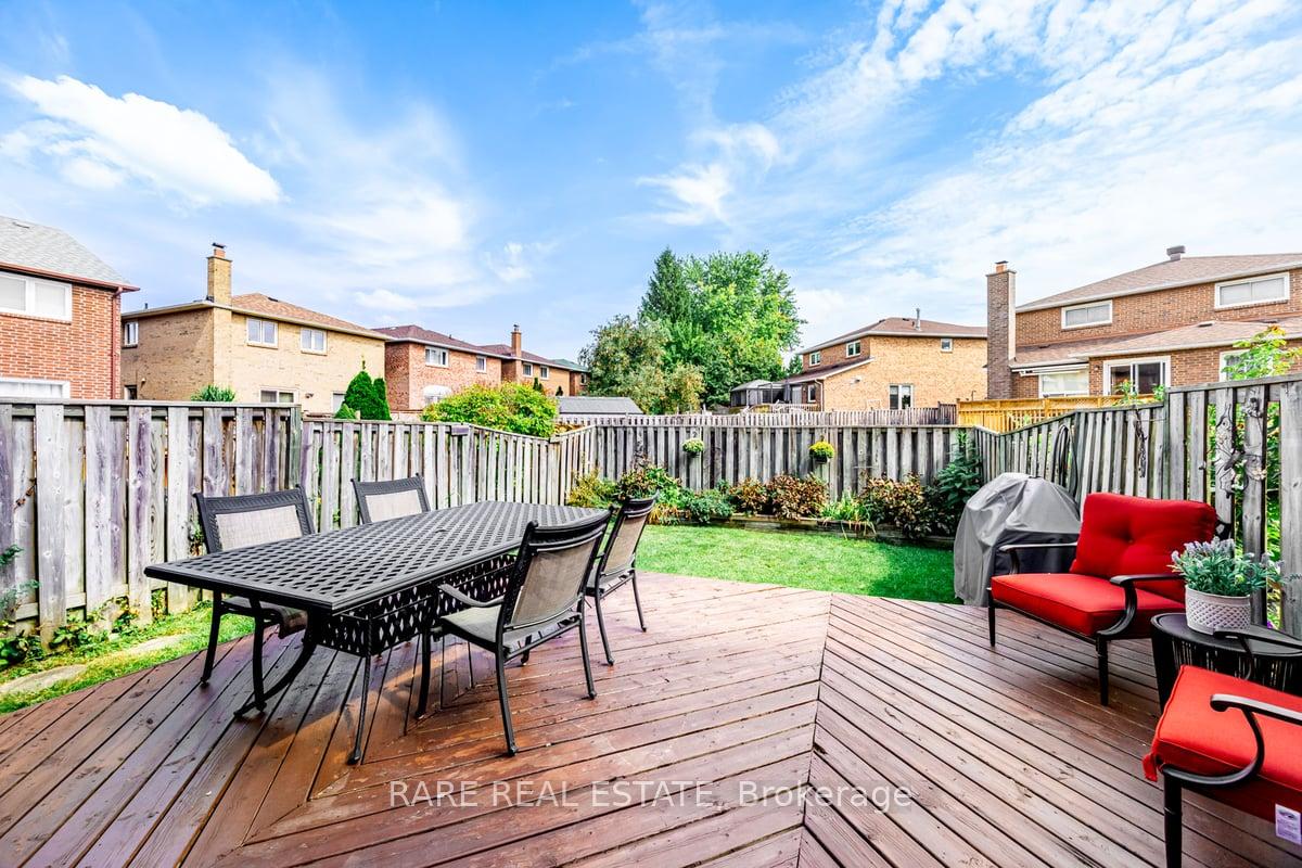 Photo 31 of 5 Mabley Crescent, Vaughan, Lakeview Estates — HOMEH