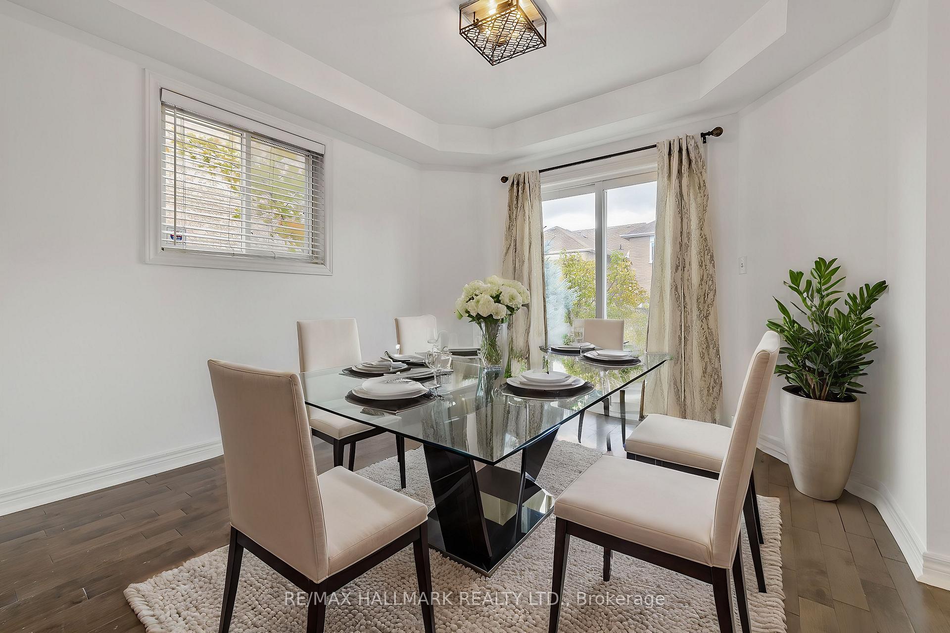 Photo 11 of 101 Kale Crescent, Vaughan, Maple — HOMEH