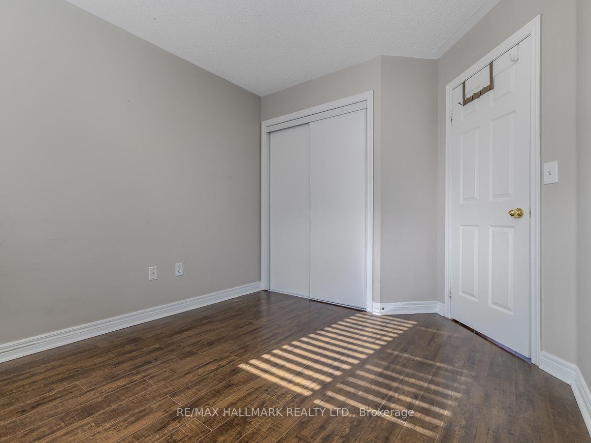 Photo 17 of 101 Kale Crescent, Vaughan, Maple — HOMEH