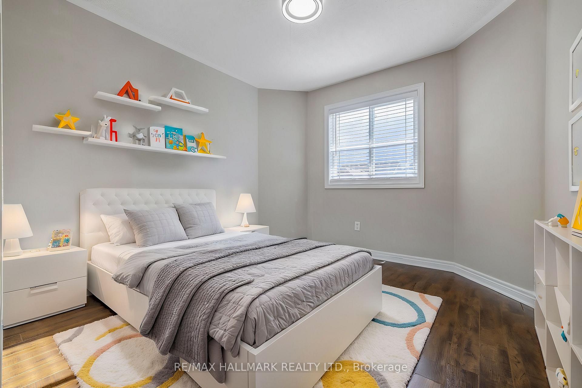 Photo 18 of 101 Kale Crescent, Vaughan, Maple — HOMEH