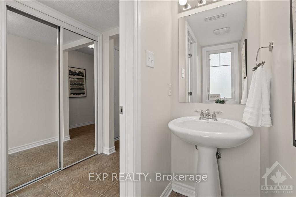Photo 4 of 2090 Madrid Avenue, Ottawa, Barrhaven - Heritage Park — HOMEH
