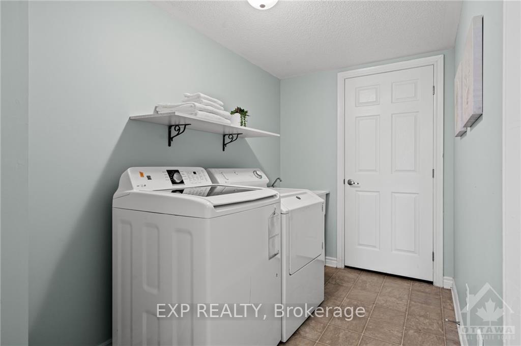 Photo 5 of 2090 Madrid Avenue, Ottawa, Barrhaven - Heritage Park — HOMEH