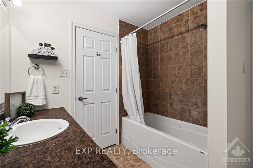 Photo 20 of 2090 Madrid Avenue, Ottawa, Barrhaven - Heritage Park — HOMEH