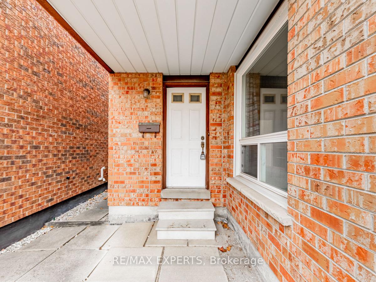 Photo 3 of 50 New Seabury Drive, Vaughan, Glen Shields — HOMEH