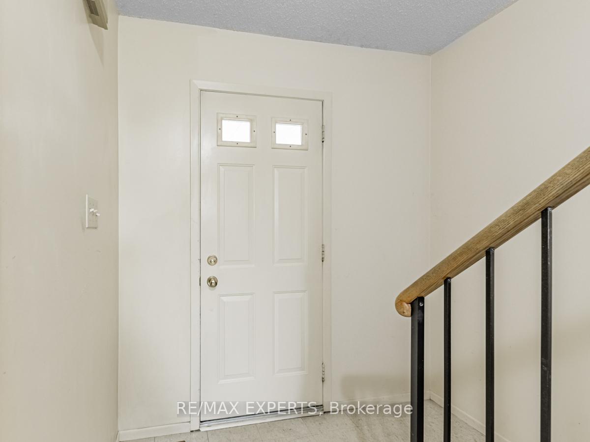 Photo 4 of 50 New Seabury Drive, Vaughan, Glen Shields — HOMEH