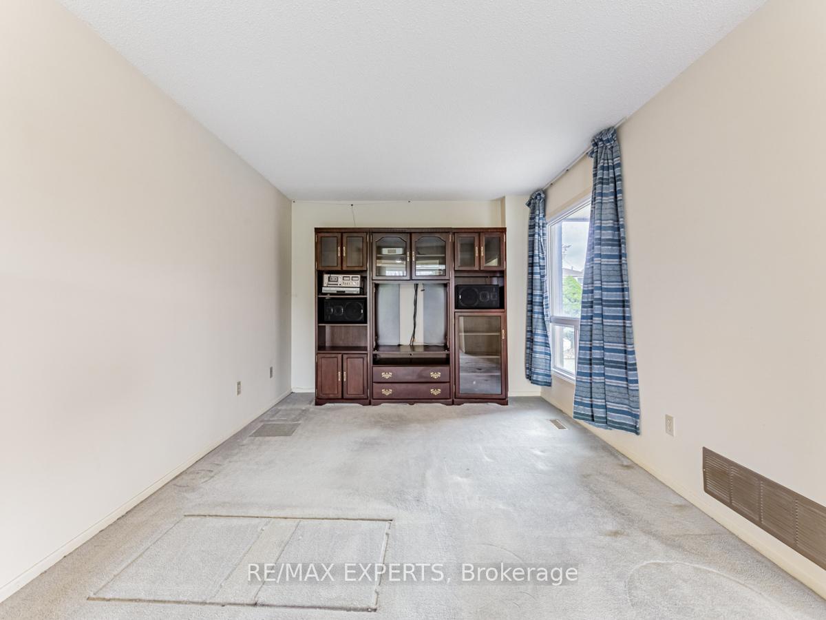 Photo 9 of 50 New Seabury Drive, Vaughan, Glen Shields — HOMEH