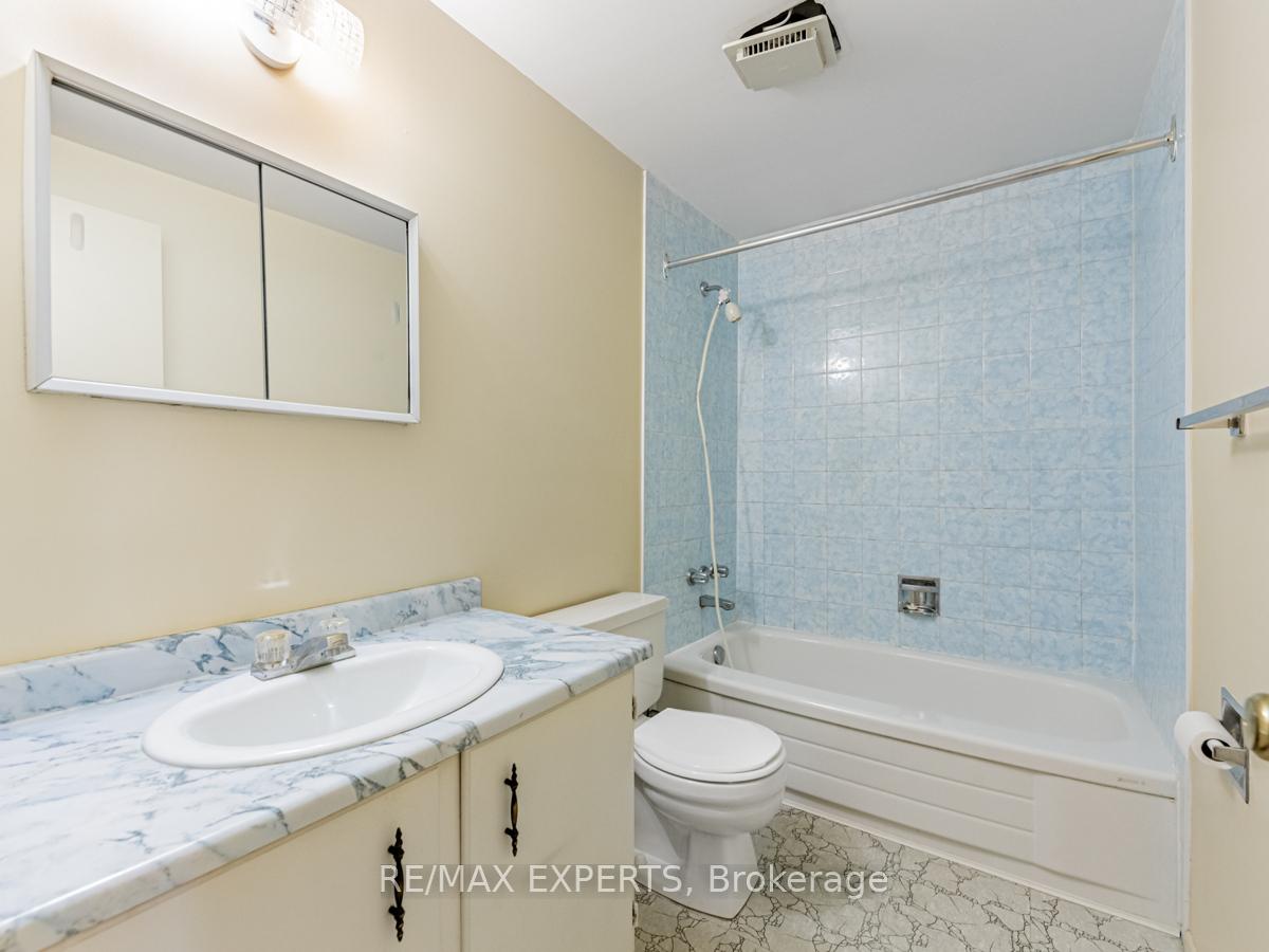 Photo 20 of 50 New Seabury Drive, Vaughan, Glen Shields — HOMEH