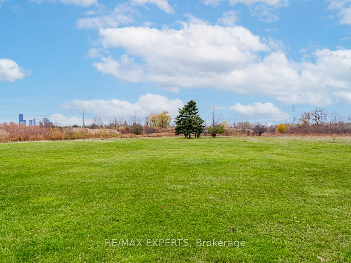 Photo 31 of 50 New Seabury Drive, Vaughan, Glen Shields — HOMEH