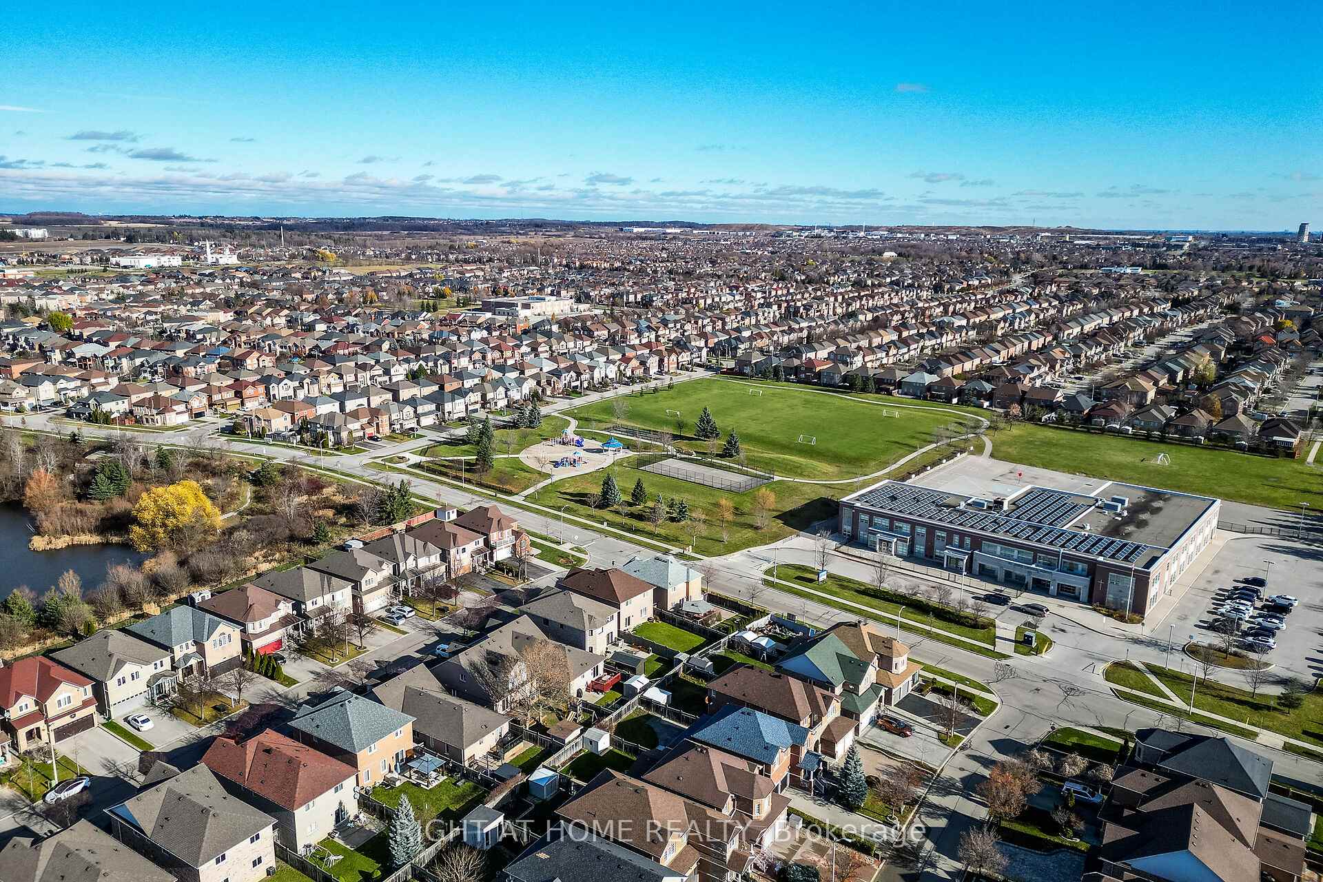 Photo 3 of 137 Queen Isabella Crescent, Vaughan, Vellore Village — HOMEH