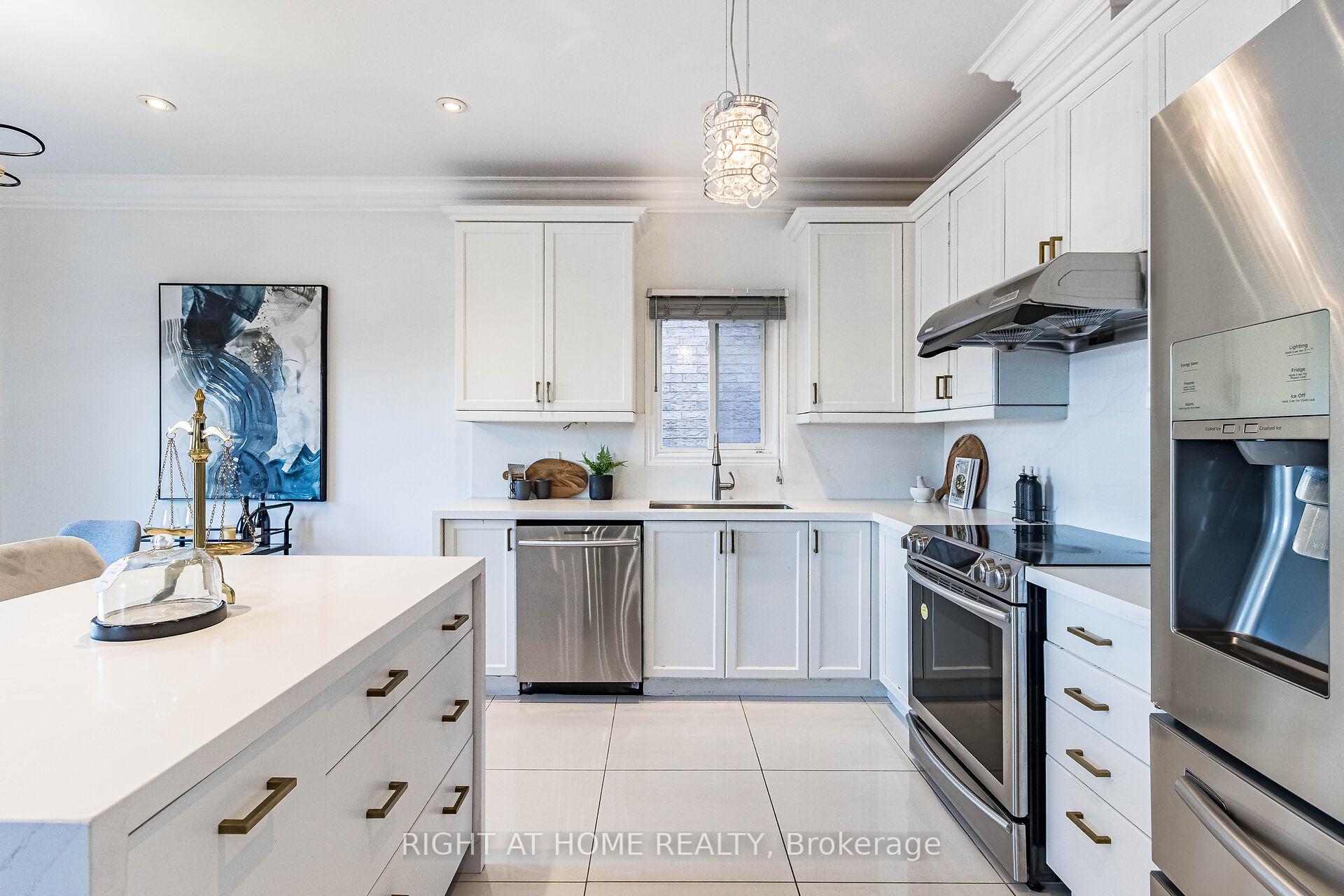 Photo 11 of 137 Queen Isabella Crescent, Vaughan, Vellore Village — HOMEH