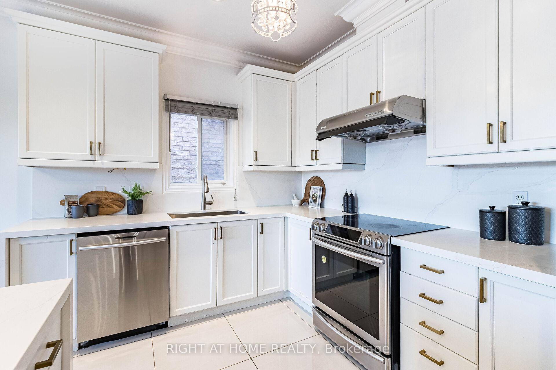 Photo 12 of 137 Queen Isabella Crescent, Vaughan, Vellore Village — HOMEH