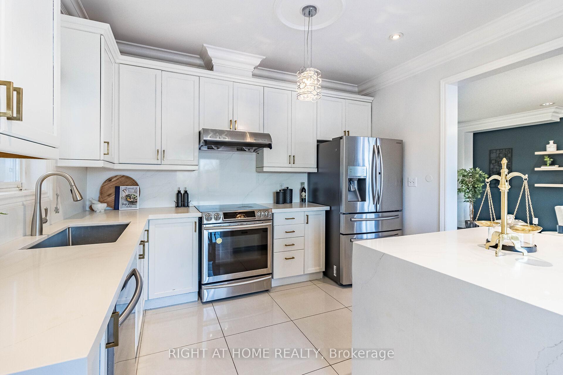 Photo 14 of 137 Queen Isabella Crescent, Vaughan, Vellore Village — HOMEH