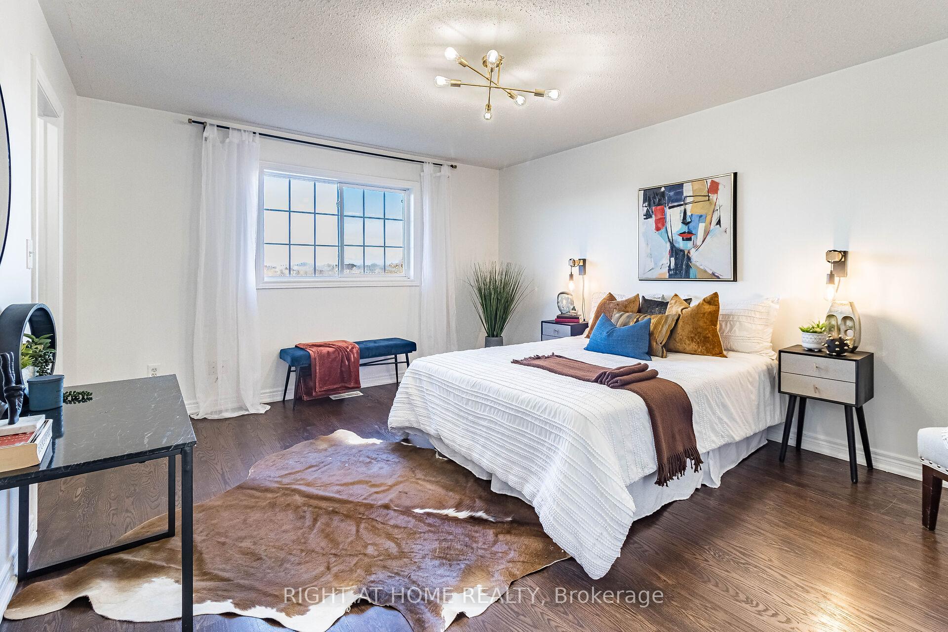 Photo 18 of 137 Queen Isabella Crescent, Vaughan, Vellore Village — HOMEH