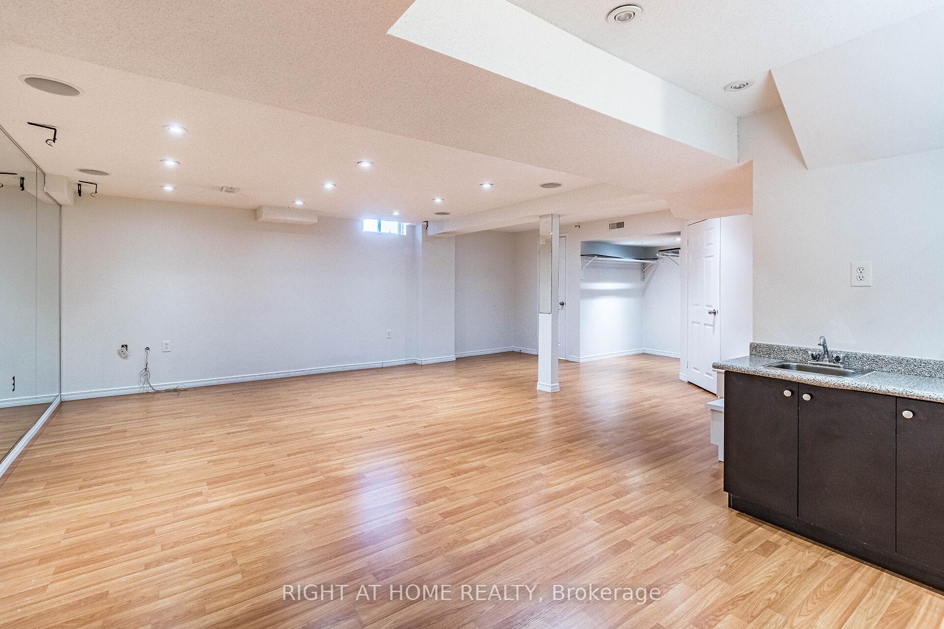 Photo 34 of 137 Queen Isabella Crescent, Vaughan, Vellore Village — HOMEH