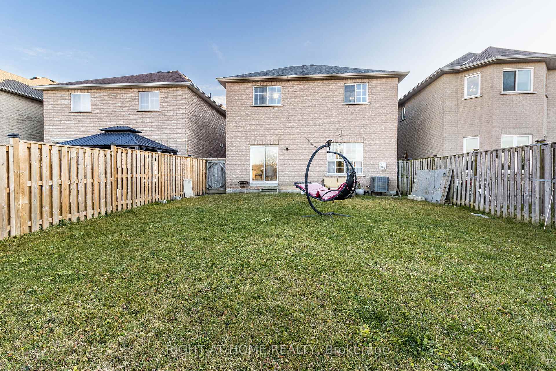 Photo 40 of 137 Queen Isabella Crescent, Vaughan, Vellore Village — HOMEH