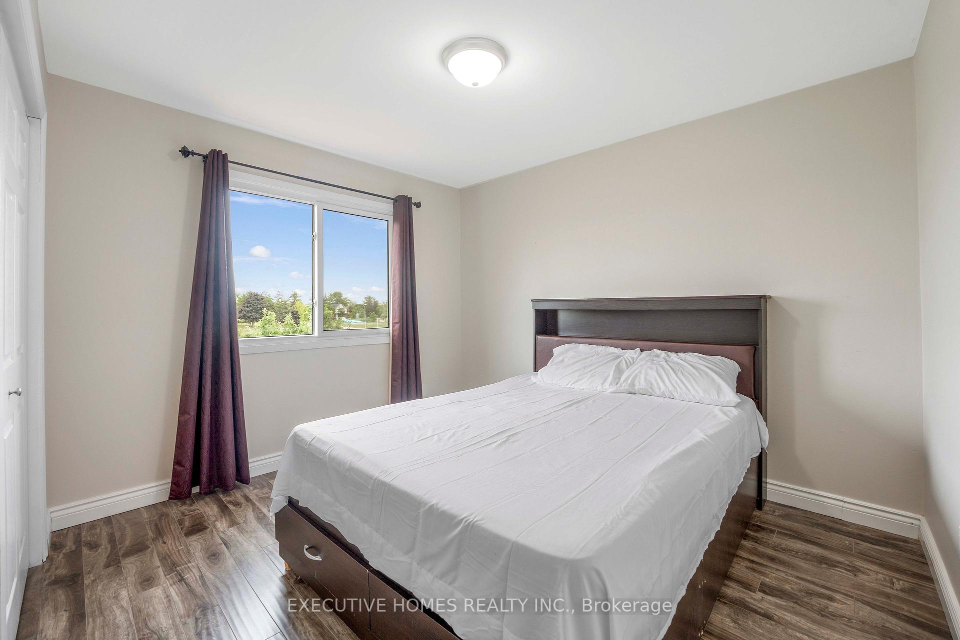 Photo 11 of 140 Weybridge Trail, Brampton, Madoc — HOMEH