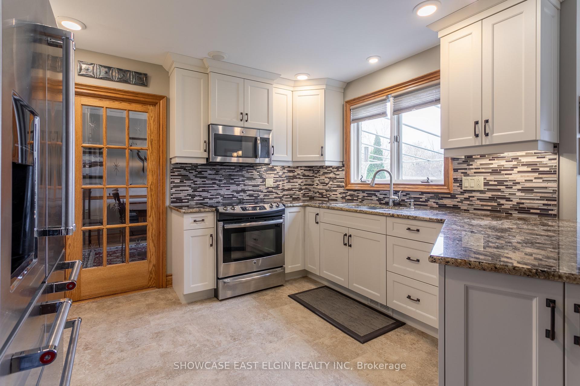 Photo 9 of 28 Sinclair Crescent, Aylmer — HOMEH