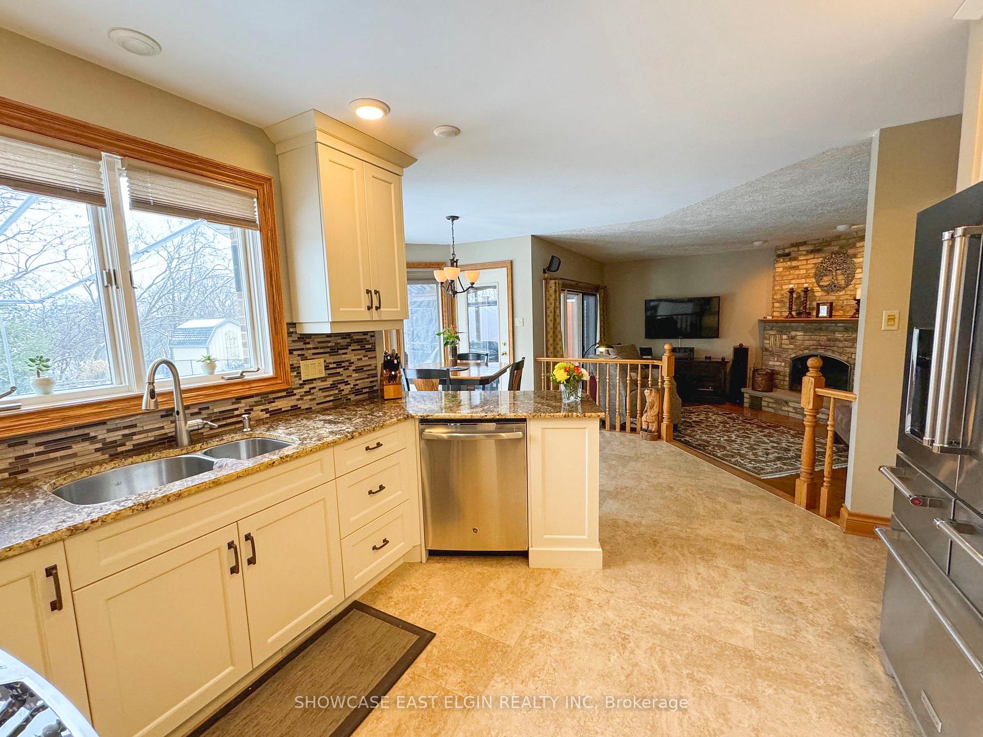Photo 16 of 28 Sinclair Crescent, Aylmer — HOMEH