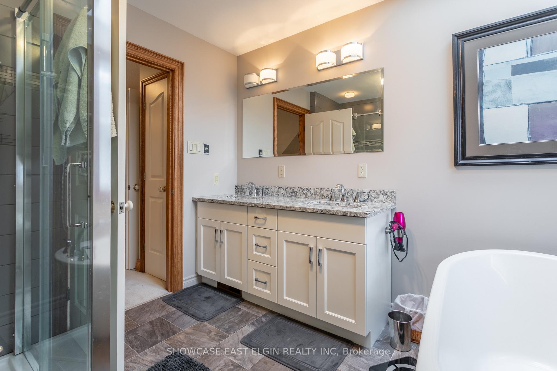 Photo 22 of 28 Sinclair Crescent, Aylmer — HOMEH