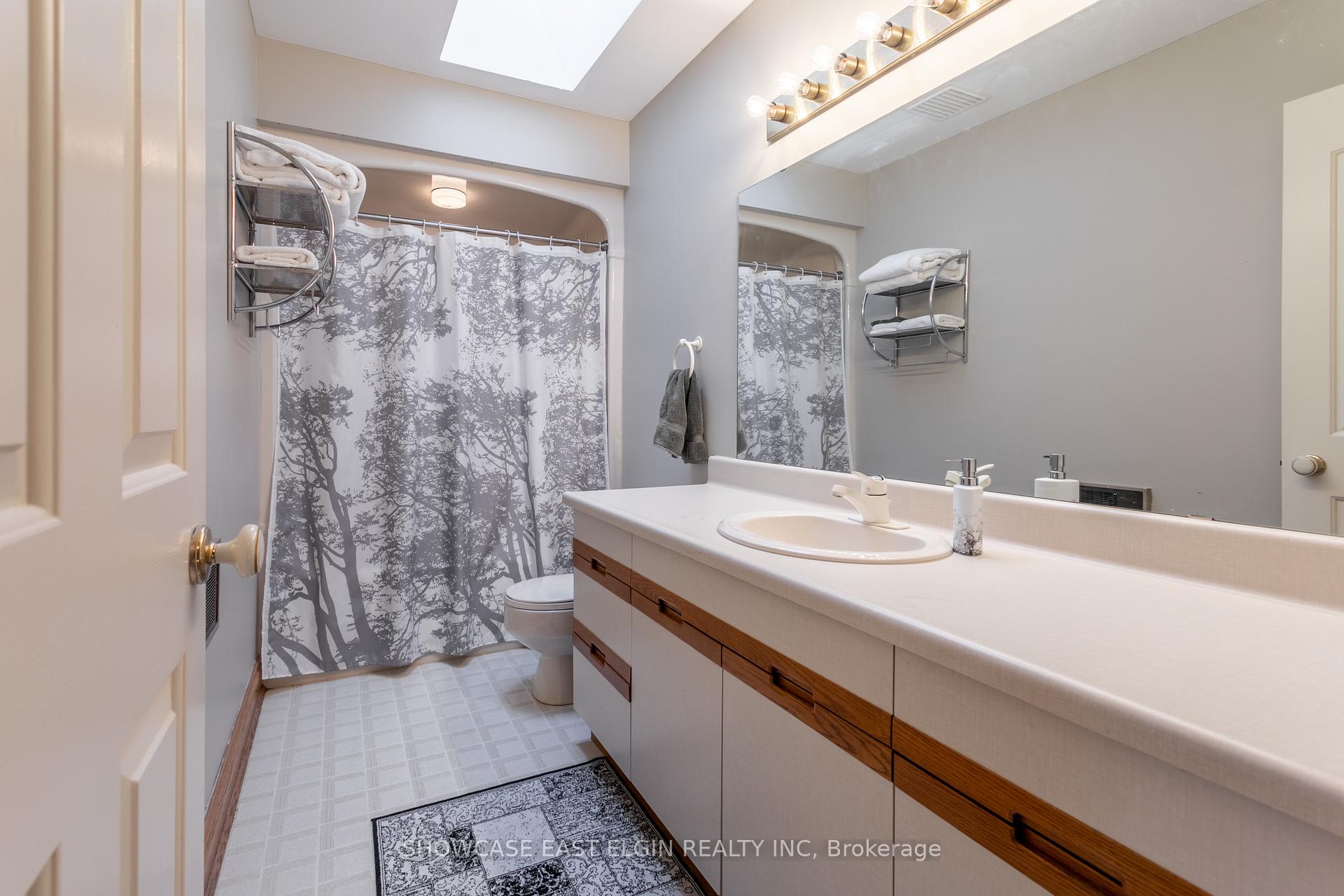 Photo 24 of 28 Sinclair Crescent, Aylmer — HOMEH