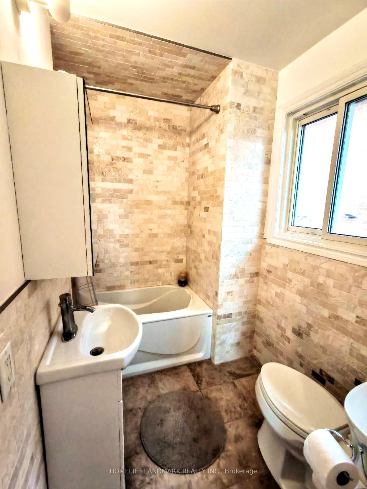 Photo 14 of 129 Glen Shields Avenue, Vaughan, Glen Shields — HOMEH