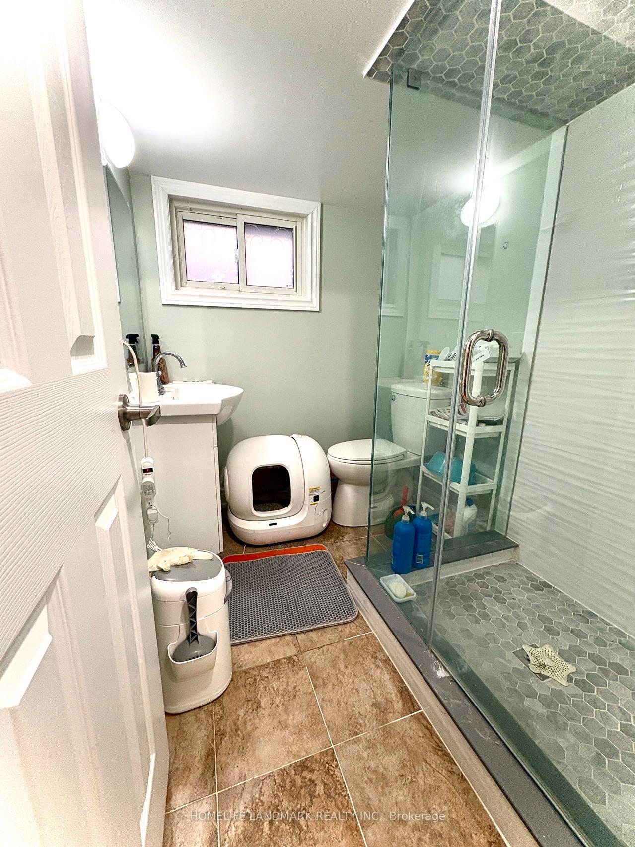 Photo 17 of 129 Glen Shields Avenue, Vaughan, Glen Shields — HOMEH