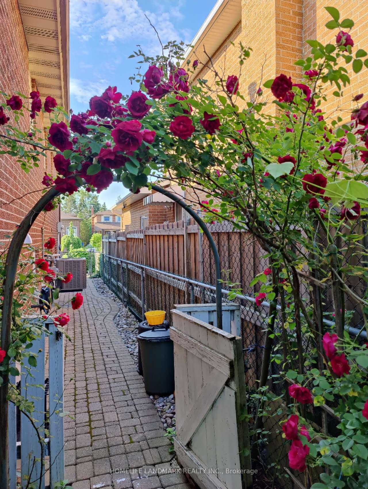 Photo 29 of 129 Glen Shields Avenue, Vaughan, Glen Shields — HOMEH