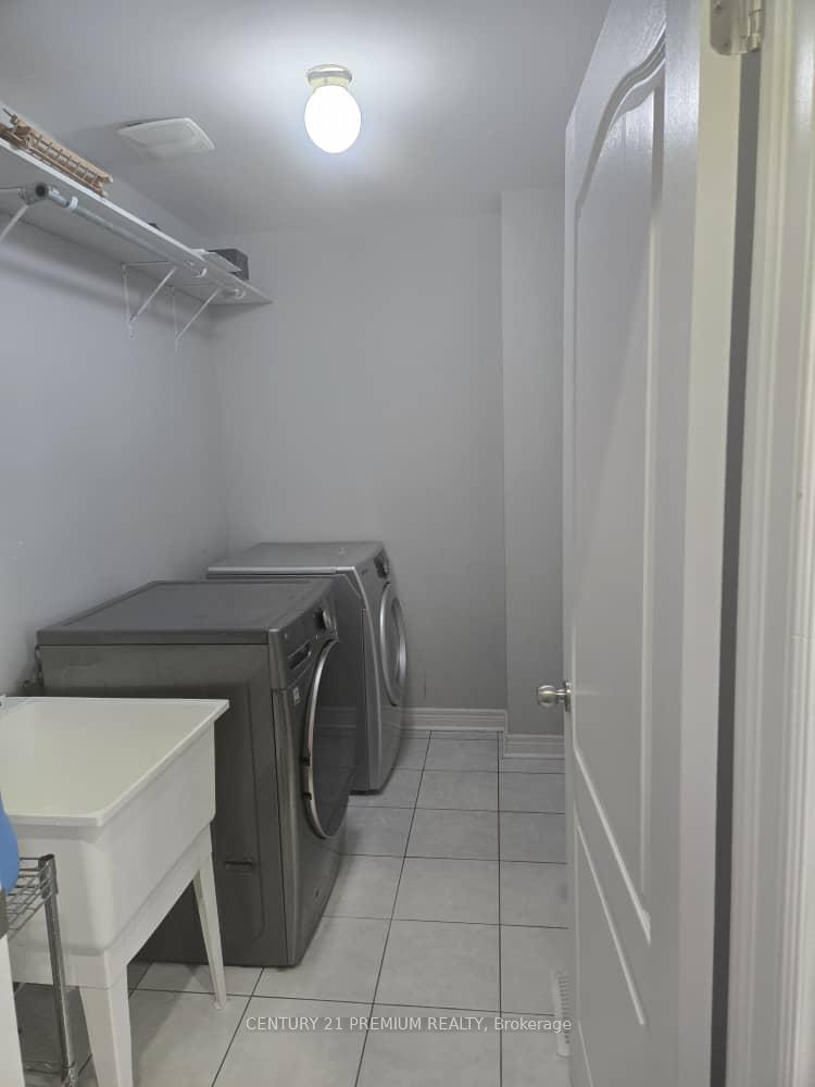 Photo 25 of 49 Clearfield Drive, Brampton, Bram East — HOMEH